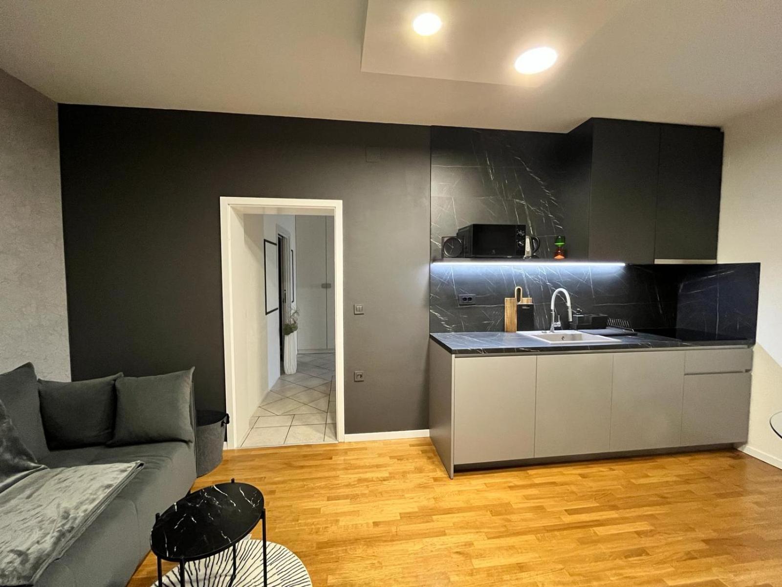 Apartman 4U Velika Gorica Near Zagreb Airport Exterior photo